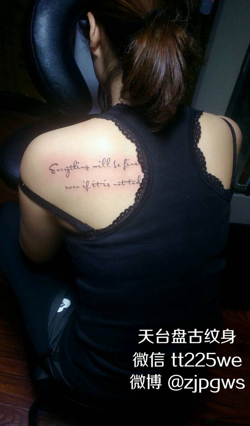 字母纹身图片_颈部肩部背部清新字符成品纹身图案