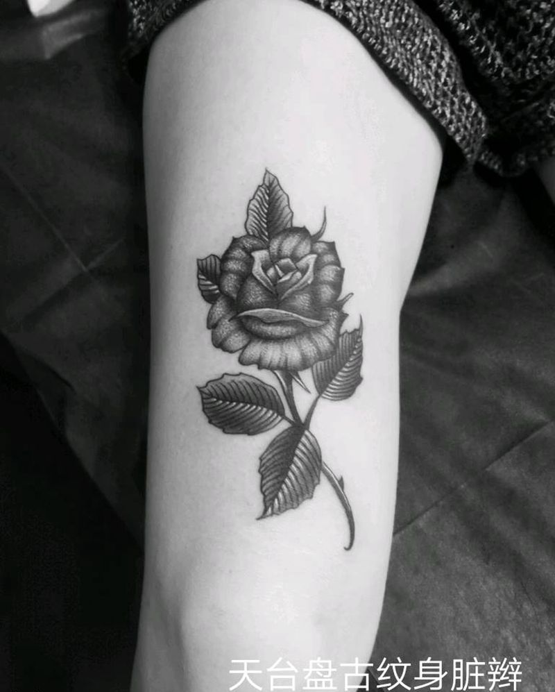 花纹身图片_腿部传统清新植物天台盘古盘古脏辫唇钉成品纹身图案