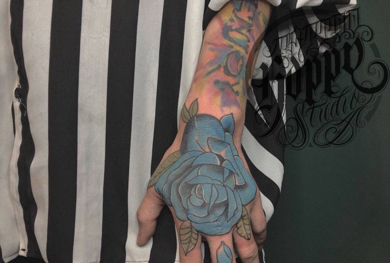 Oldschool玫瑰纹身图片_手臂手部Old School纹身图案