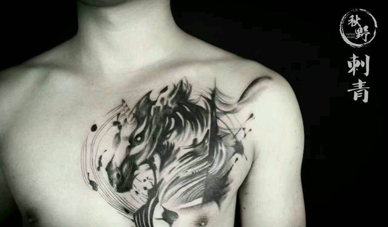 水墨独角兽纹身图片_胸部国画原创成品纹身图案