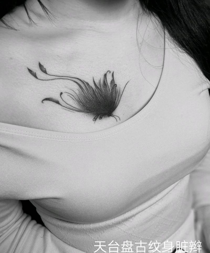 蝴蝶纹身图片_胸部传统清新天台盘古盘古脏辫唇钉成品纹身图案