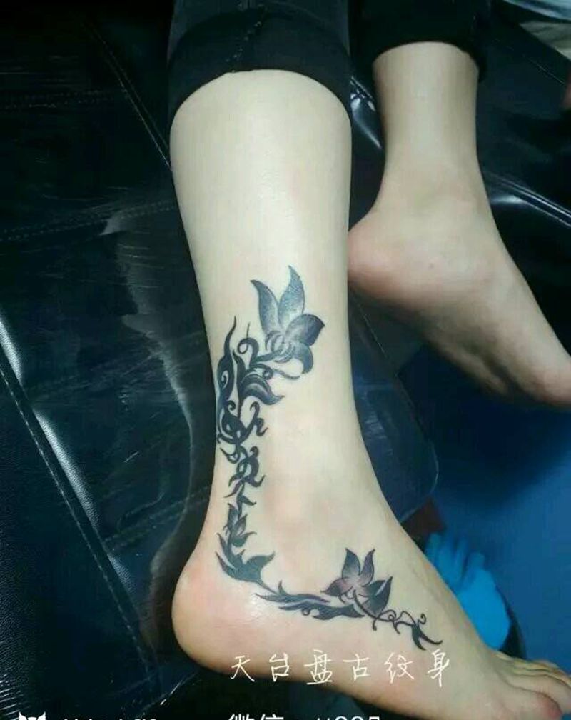 花纹身图片_脚部传统植物成品纹身图案