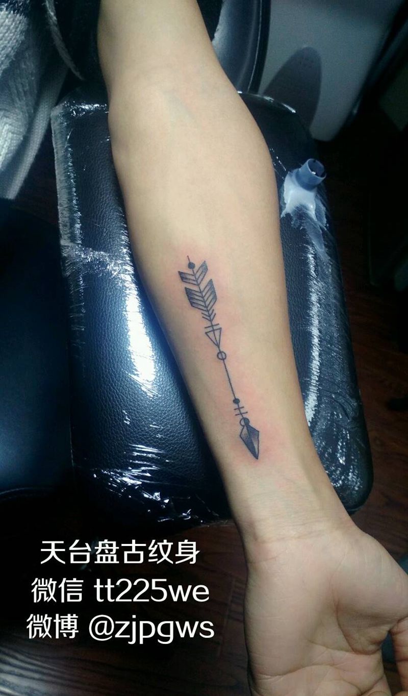 剑纹身图片_手臂手部清新静物图腾成品纹身图案