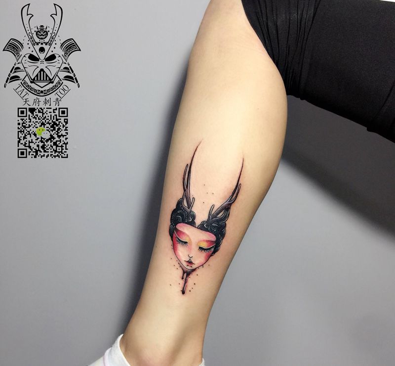 小龙女纹身图片_成品脚部欧美清新人物静物纹身图案