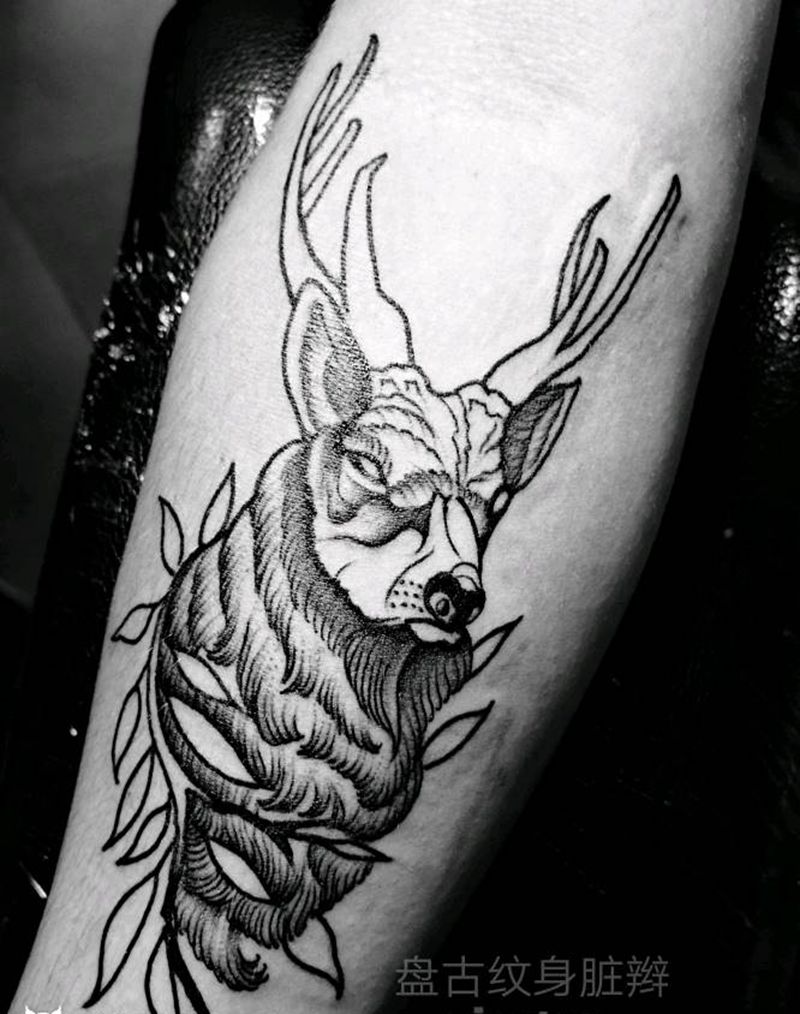 鹿纹身图片_手臂点刺纹身图案