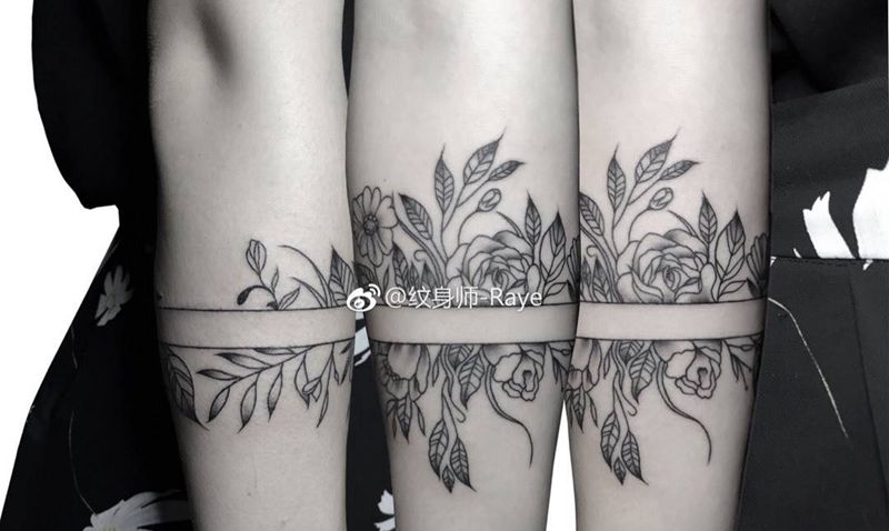小臂环纹身图片_成品手稿手臂欧美清新植物线条纹身图案