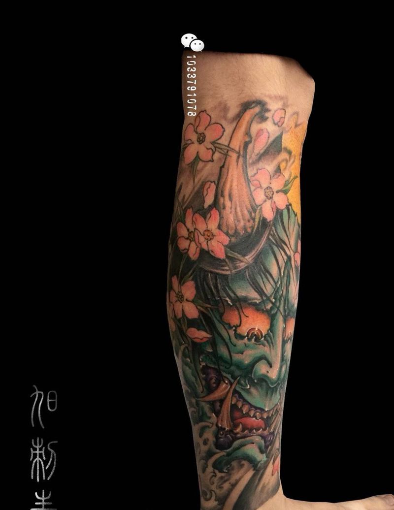 般若纹身图片_成品腿部传统纹身图案