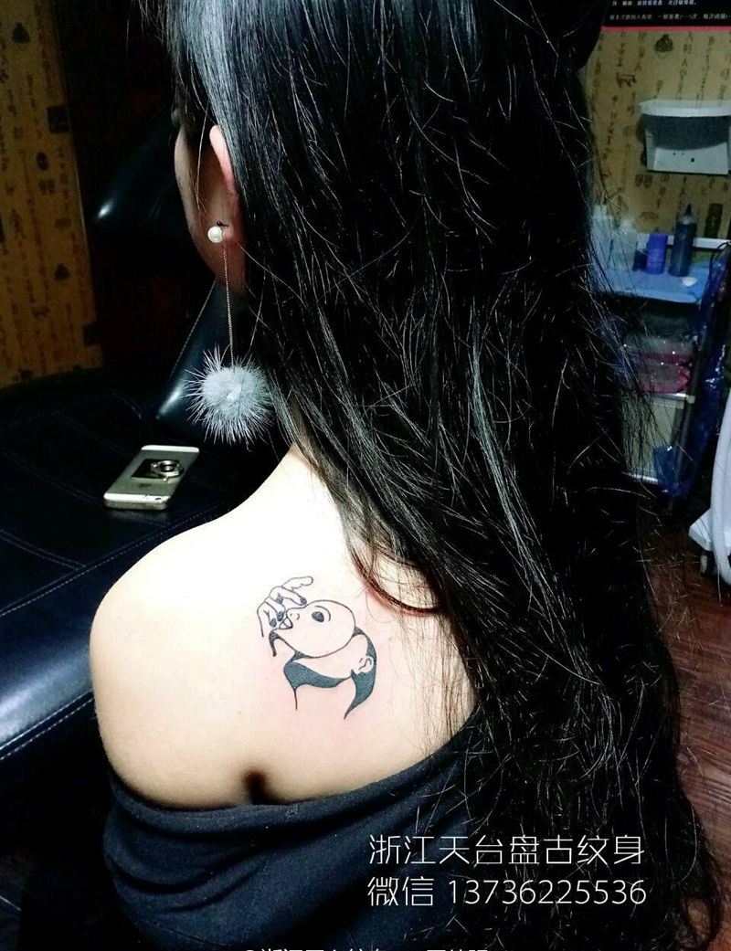 美艳香肩纹身图片_肩部手臂传统习俗清新字符图腾天台盘古成品纹身图案