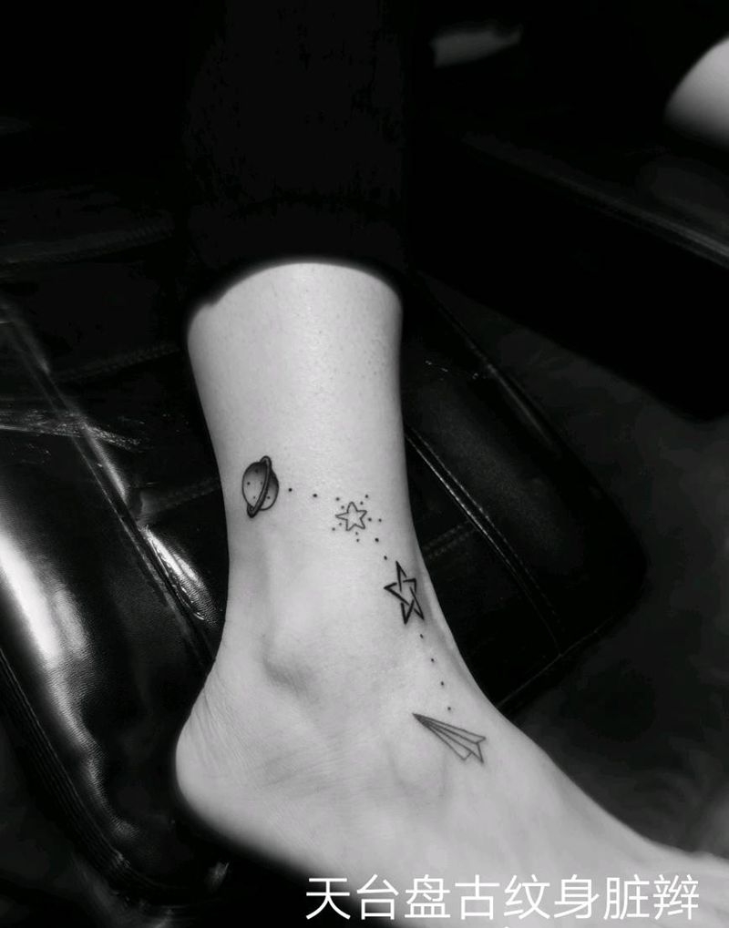 星纹身图片_脚部清新天台盘古盘古脏辫唇钉成品纹身图案