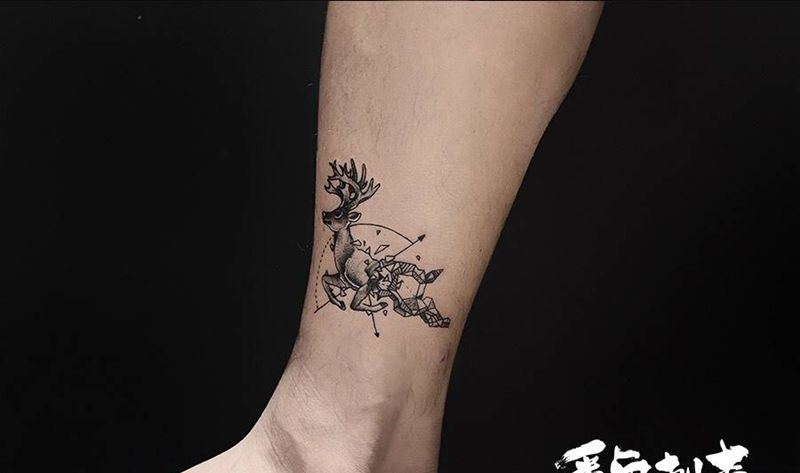 几何鹿纹身图片