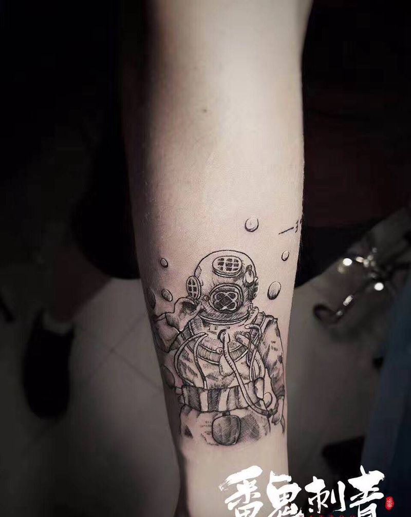 宇航员纹身图片