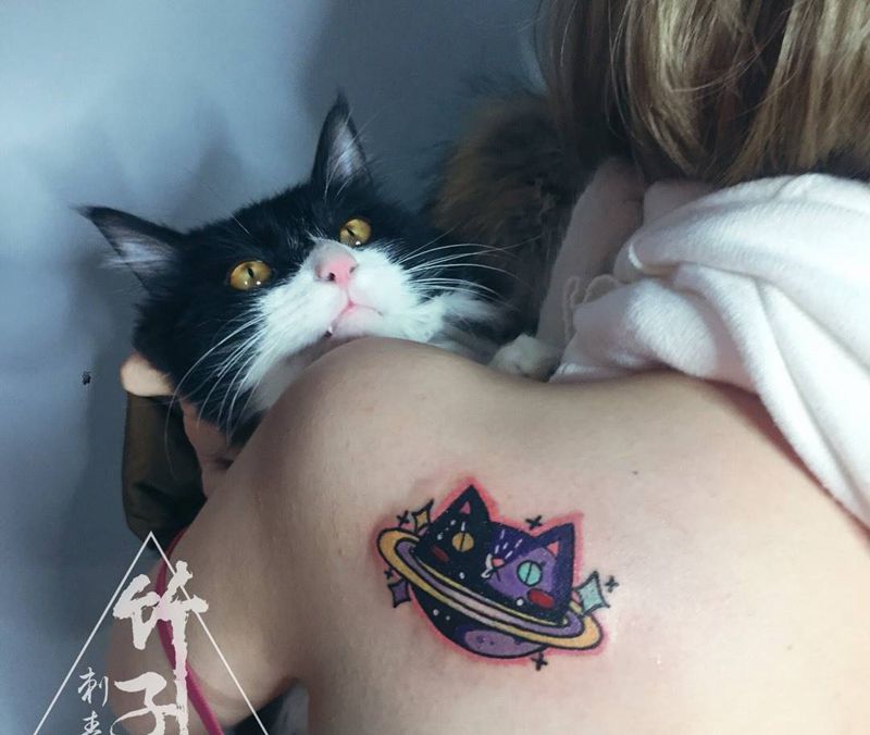 喵星人纹身图片_成品背部清新肖像动物原创纹身图案