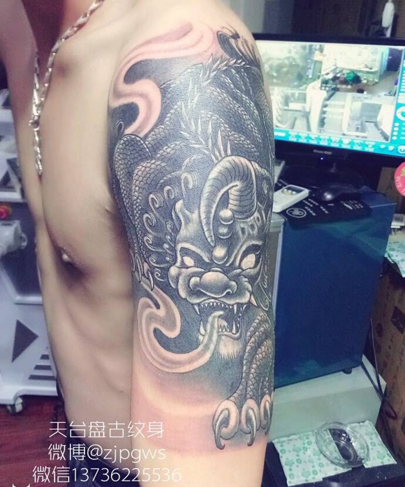 独角兽纹身图片_肩部手臂传统动物鬼神成品纹身图案
