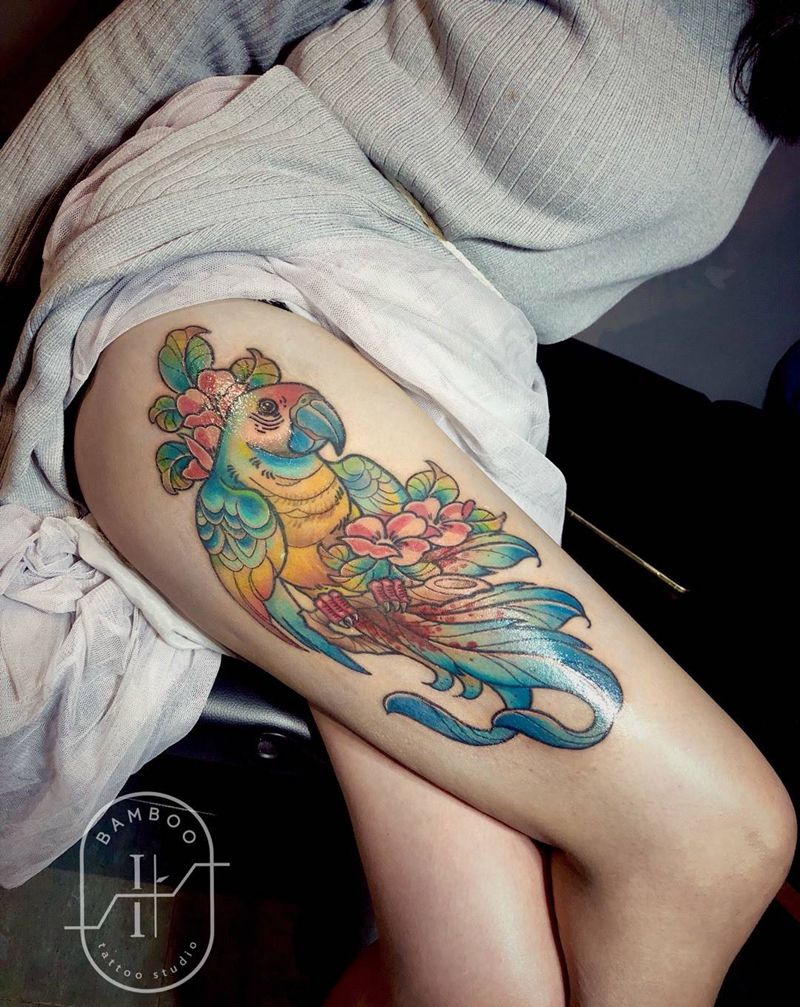 鹦鹉纹身图片_成品腿部臀部脚部传统欧美写实肖像清新原创纹身图案