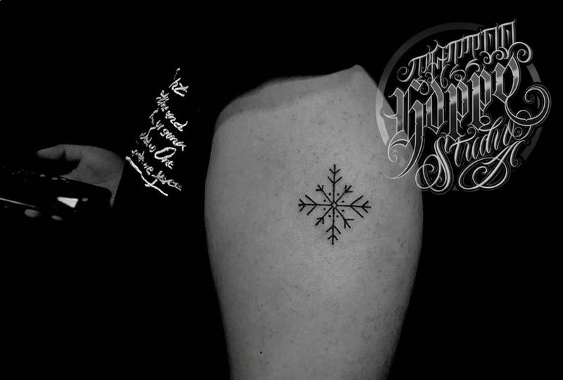 ❄纹身图片_手臂几何纹身图案