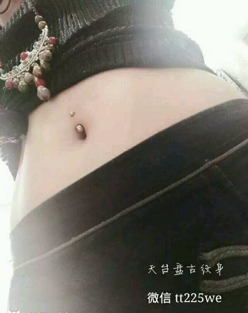脐环纹身图片_腹部成品纹身图案