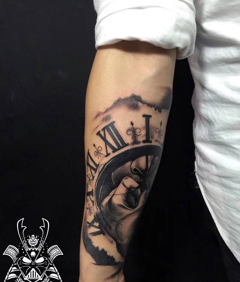时钟纹身图片