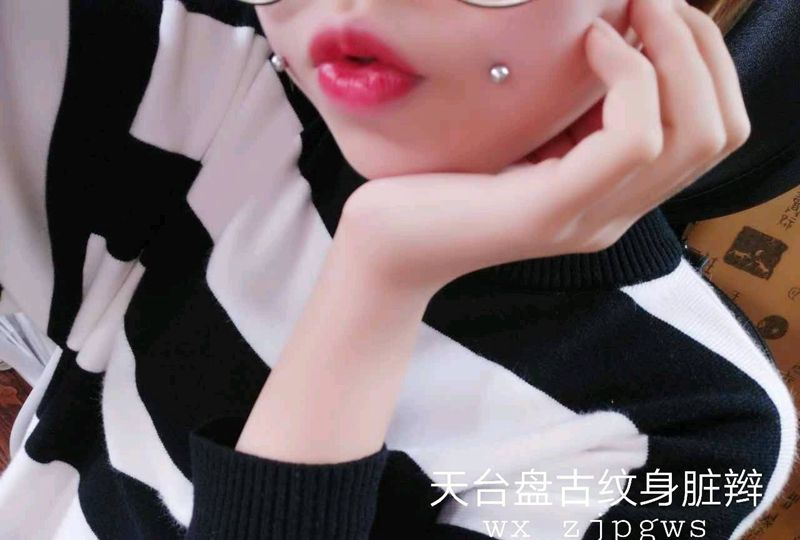 唇钉 酒窝钉纹身图片_天台盘古盘古脏辫唇钉成品纹身图案