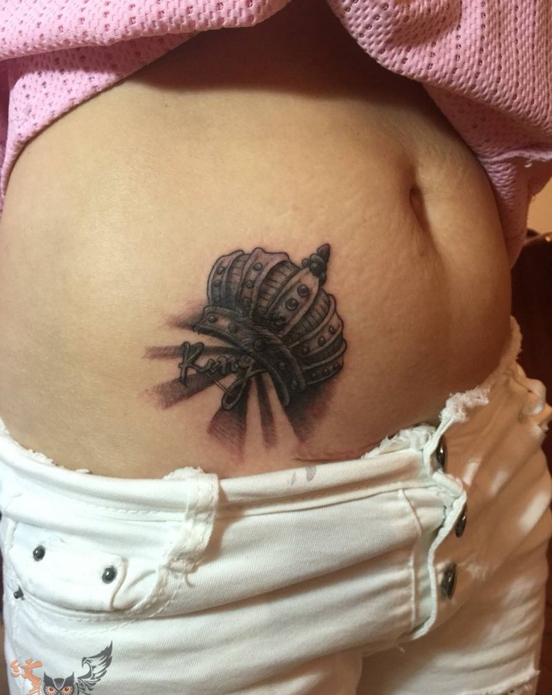 皇冠纹身图片_成品腰部清新纹身图案