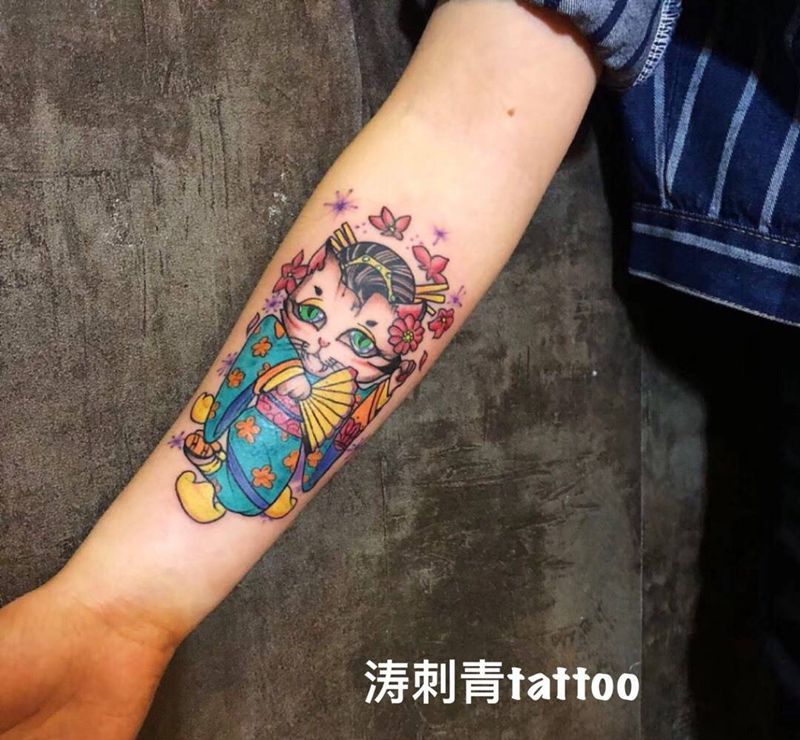 喵纹身图片_手臂水墨纹身图案