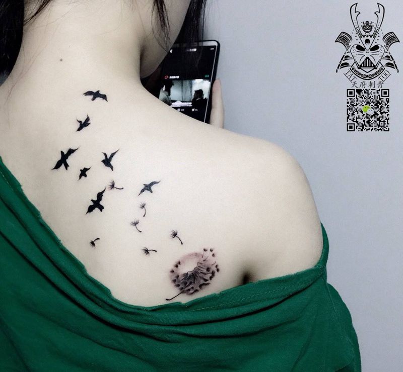 蒲公英纹身图片_成品背部传统清新几何植物字符纹身图案