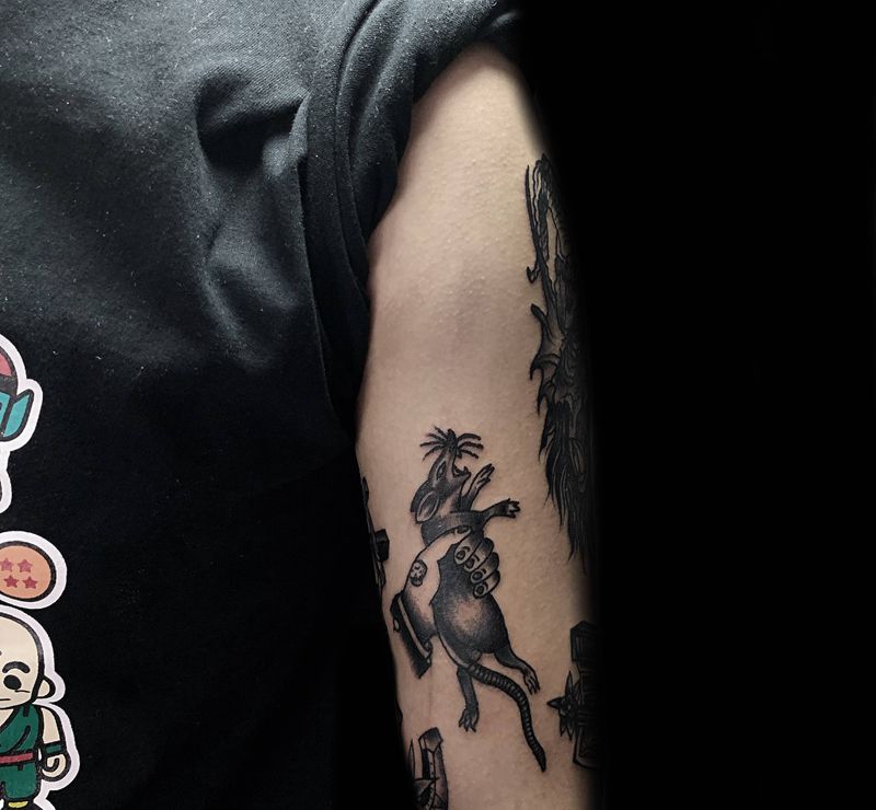 耗子纹身图片_手臂Old School老鼠纹身图案