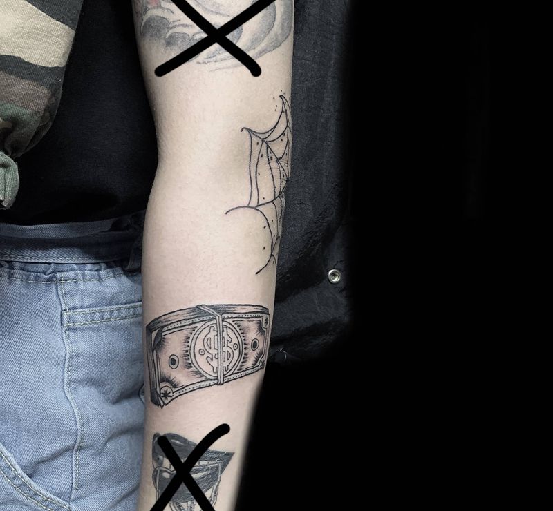 money纹身图片_手臂Old School钱美元纹身图案