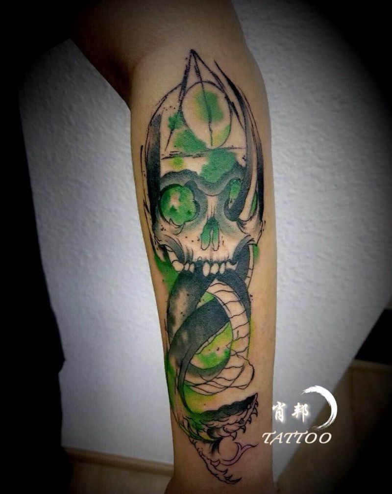 骷髅蛇纹身图片_手臂纹身图案