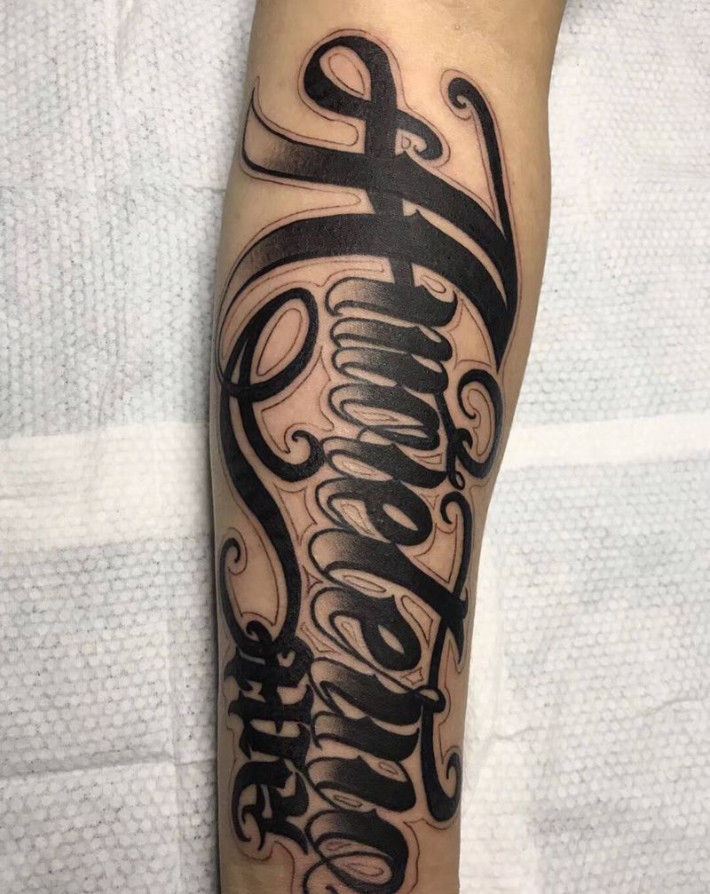 原创花体字纹身图片_手臂花体字纹身图案