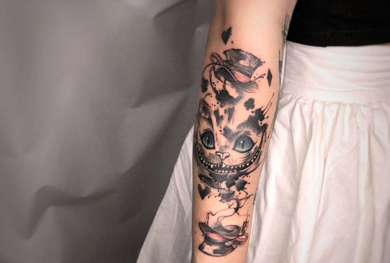 不一样的猫纹身图片_手臂水墨New School猫纹身图案