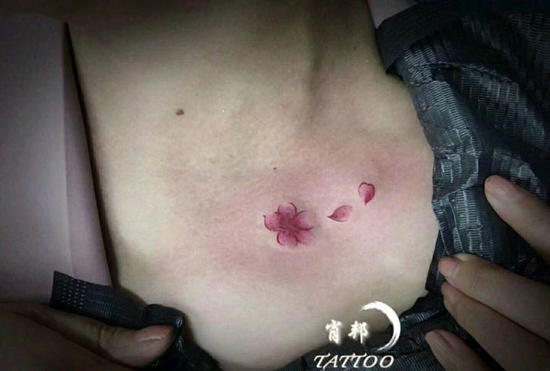 小花花纹身图片