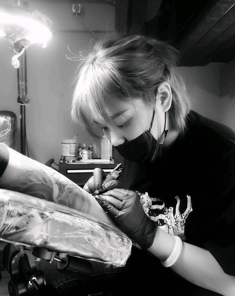 工作照纹身图片_颈部肩部New School欧美写实纹身图案