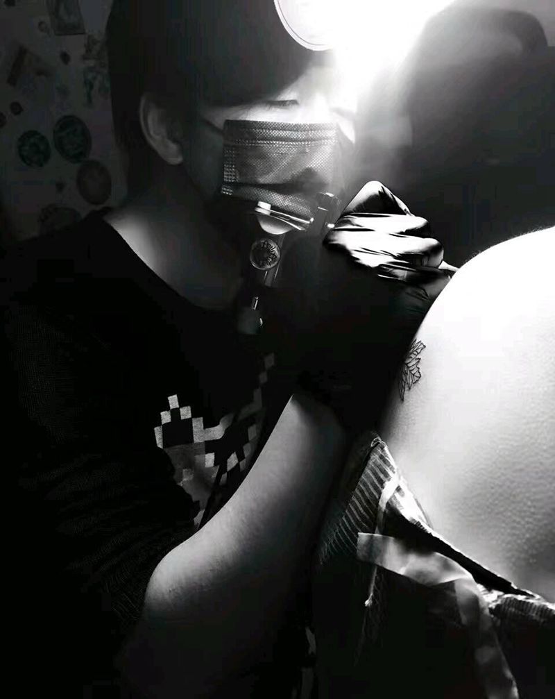 工作照纹身图片