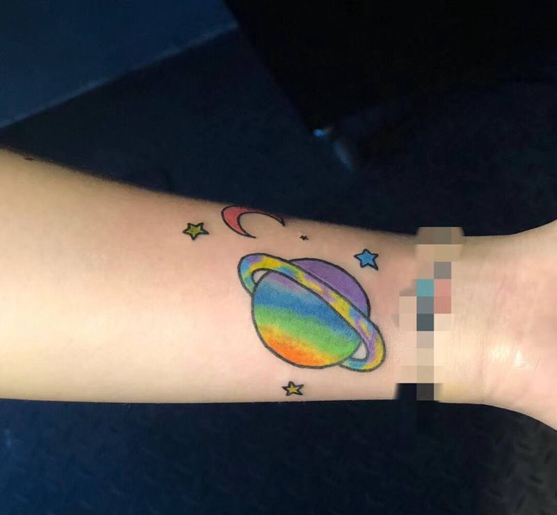 彩虹星球纹身图片