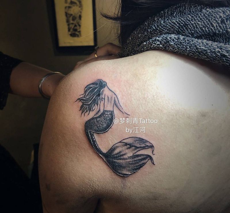 美人鱼纹身图片_成品肩部背部欧美动物人物鬼神纹身图案