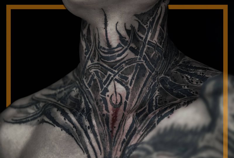 肆意 † 张扬纹身图片_颈部花体字纹身图案