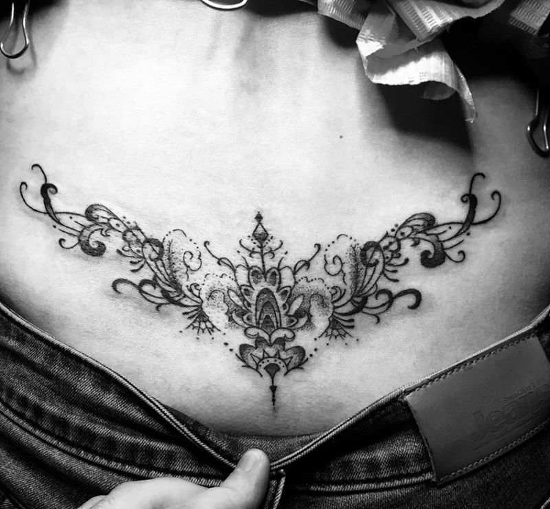 腰花网络图纹身图片