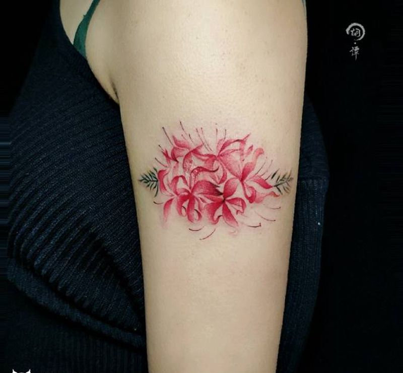 彼岸花纹身图片_水彩纹身图案