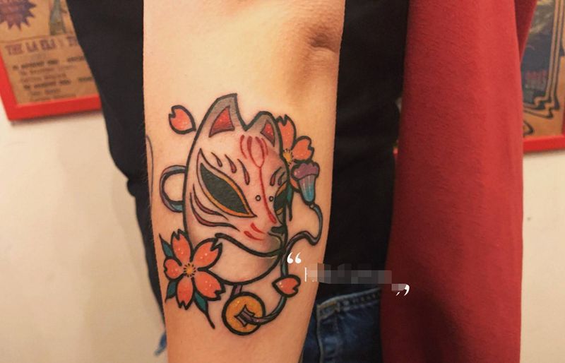 狐狸面具纹身图片_手臂Old School狐狸面具纹身图案