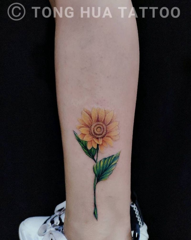 向日葵纹身图片_腿部欧美写实纹身图案