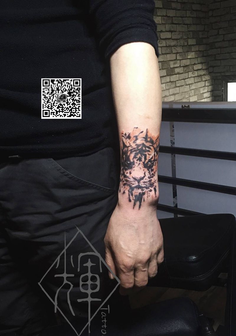 老虎遮盖纹身图片