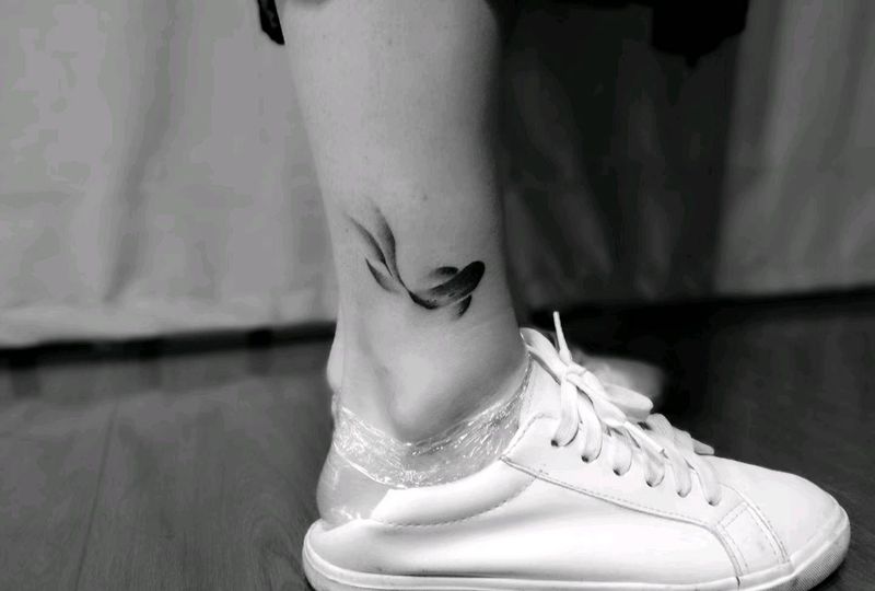 水墨小鱼纹身图片