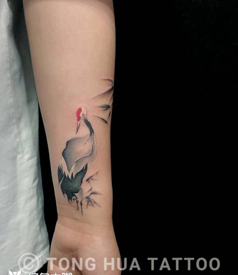 鹤纹身图片_手臂水墨纹身图案