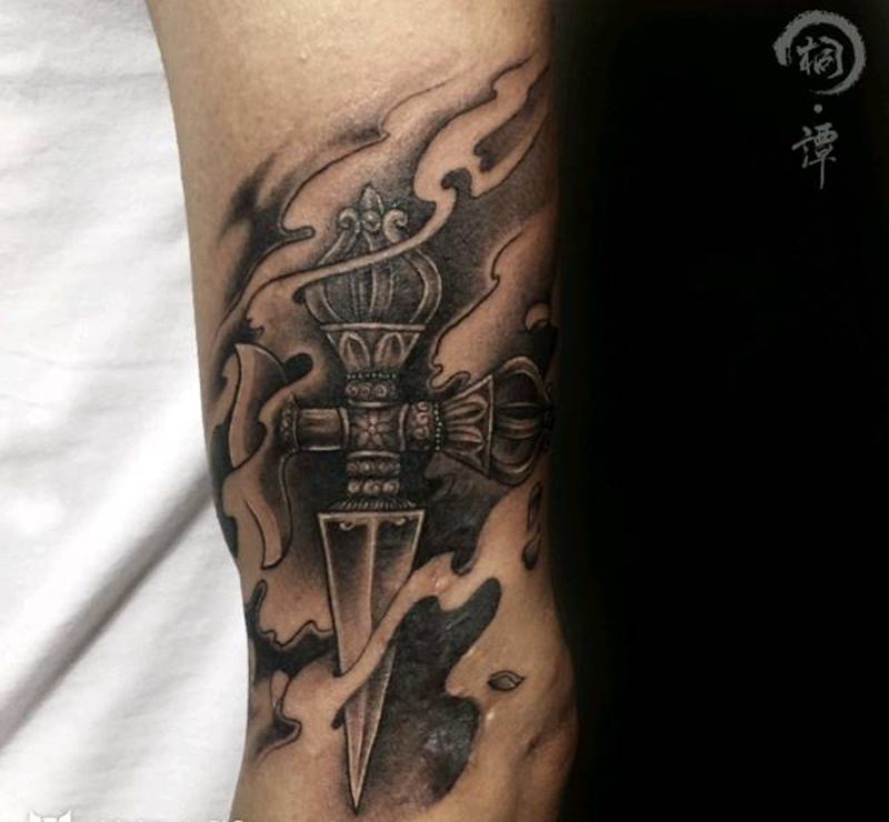 降魔杵纹身图片