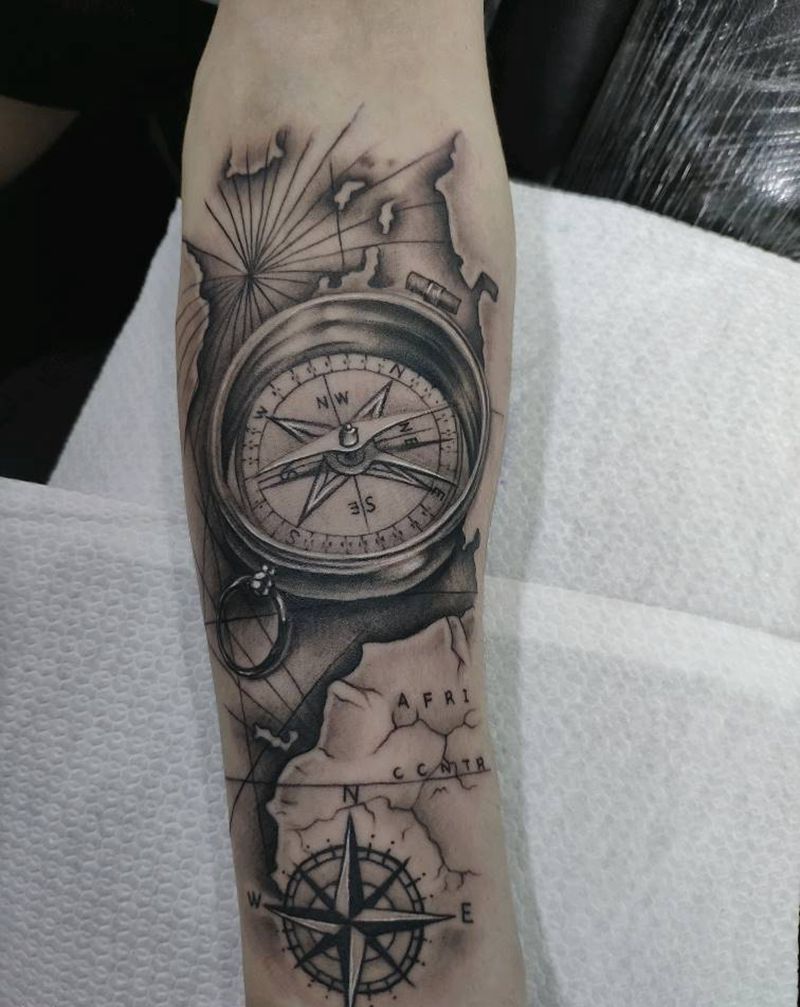 指南针纹身图片_手臂欧美写实纹身图案