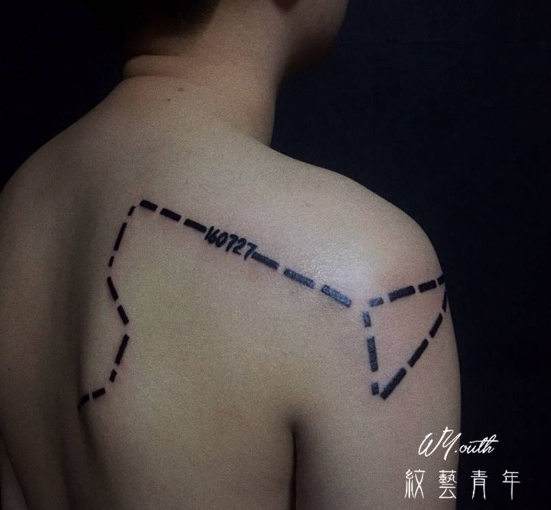 狮子座♌️纹身图片_背部手臂几何花体字星象图纹身图案