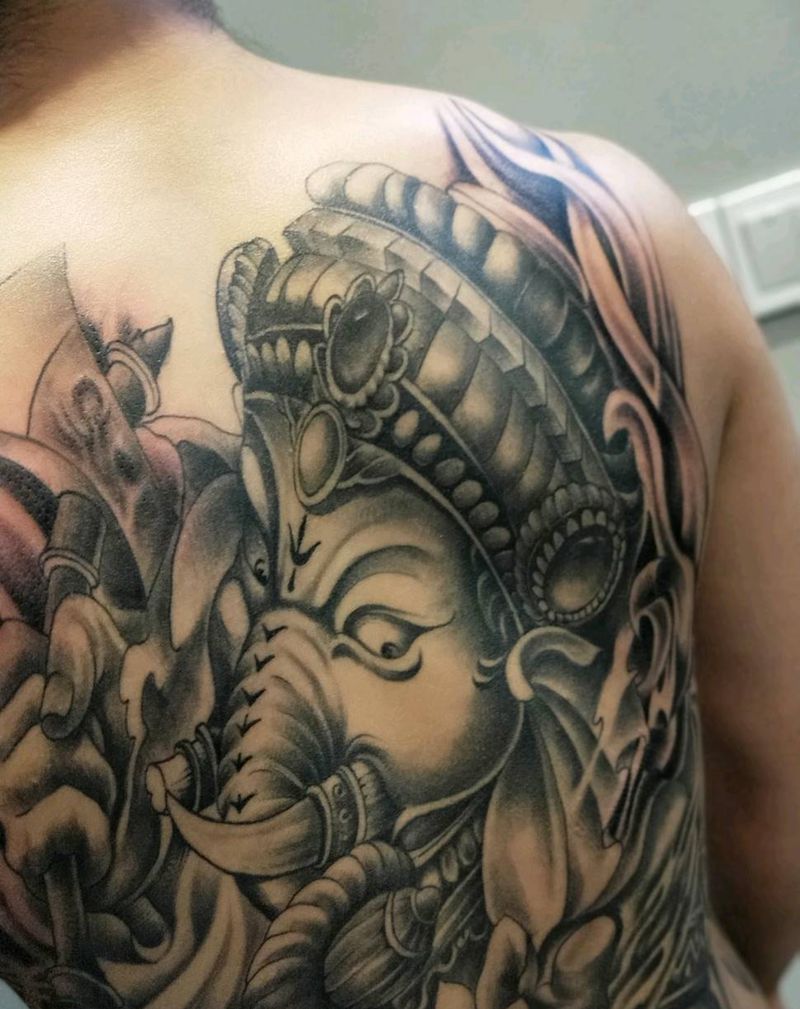象神纹身图片_背部老传统纹身图案