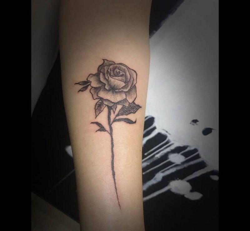 、一枝独秀纹身图片_成品手臂清新植物纹身图案