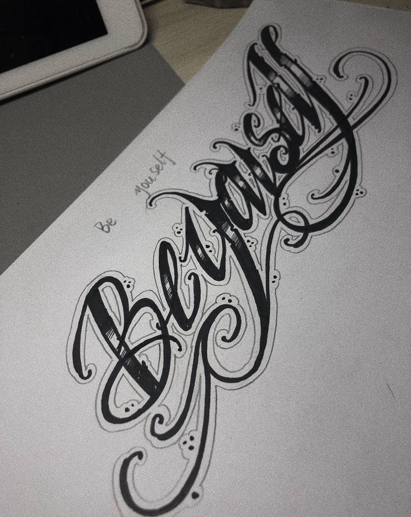 花体字纹身图片_手臂手部花体字纹身图案