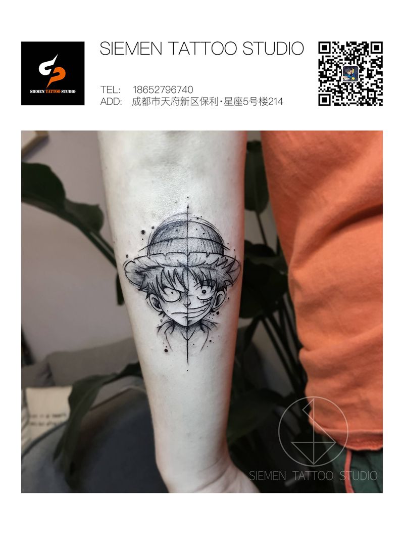 路飞纹身图片_手臂点刺几何海贼王路飞卡通纹身图案